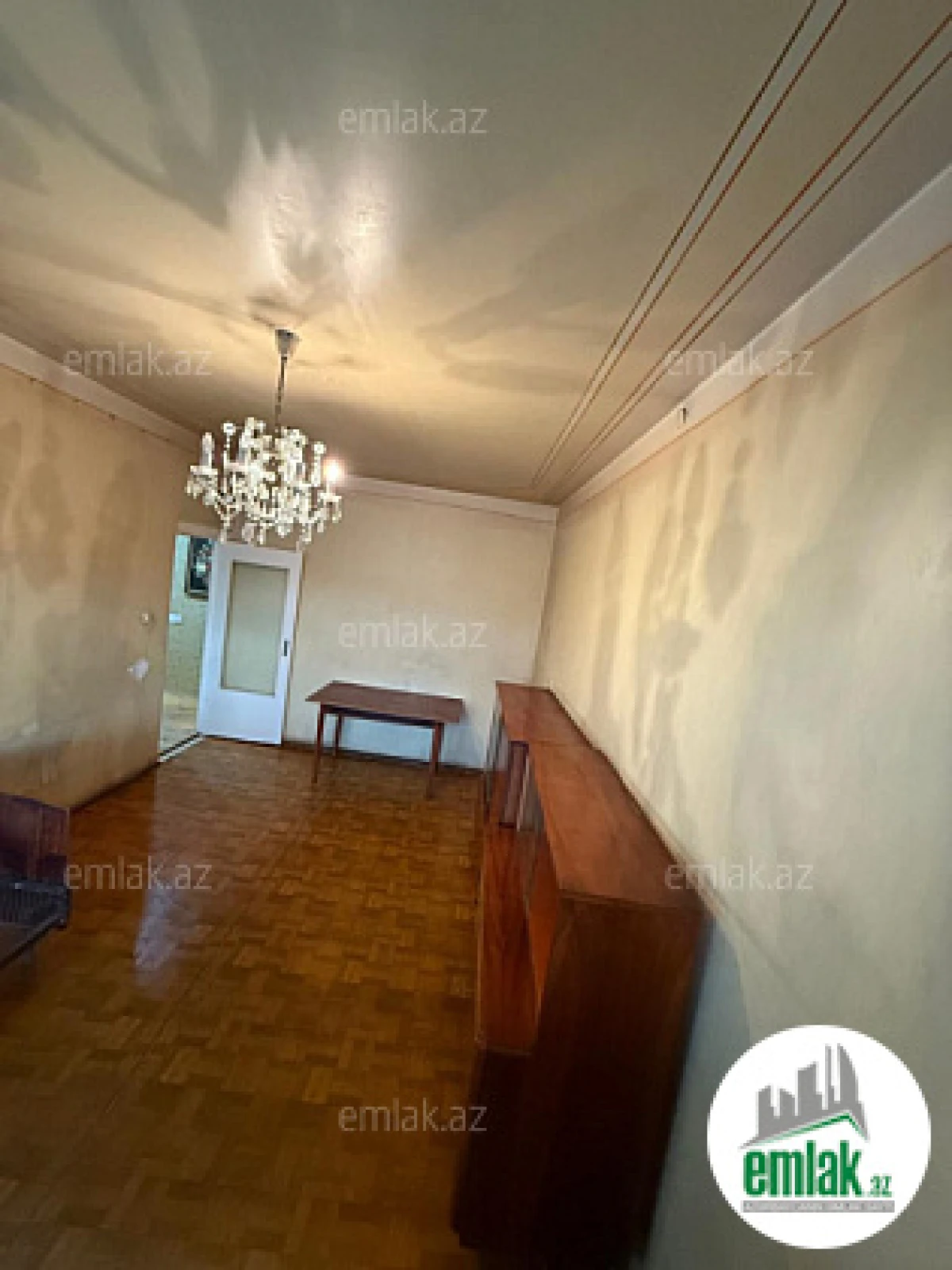 Satılır 4 otaqlı köhnə tikili 100 m²