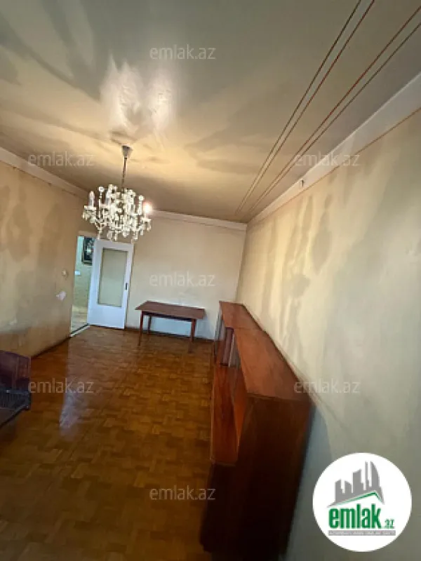 Satılır 4 otaqlı köhnə tikili 100 m²