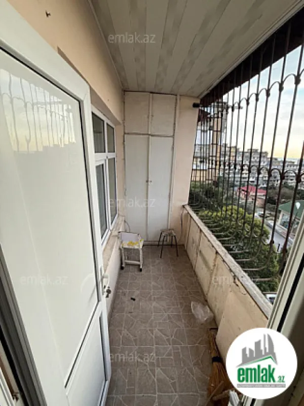 Satılır 4 otaqlı köhnə tikili 100 m²