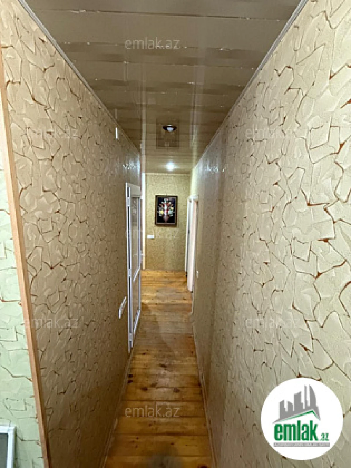 Satılır 4 otaqlı köhnə tikili 100 m²