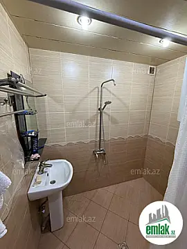 Satılır 4 otaqlı köhnə tikili 100 m²