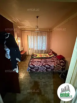 Satılır 4 otaqlı köhnə tikili 100 m²