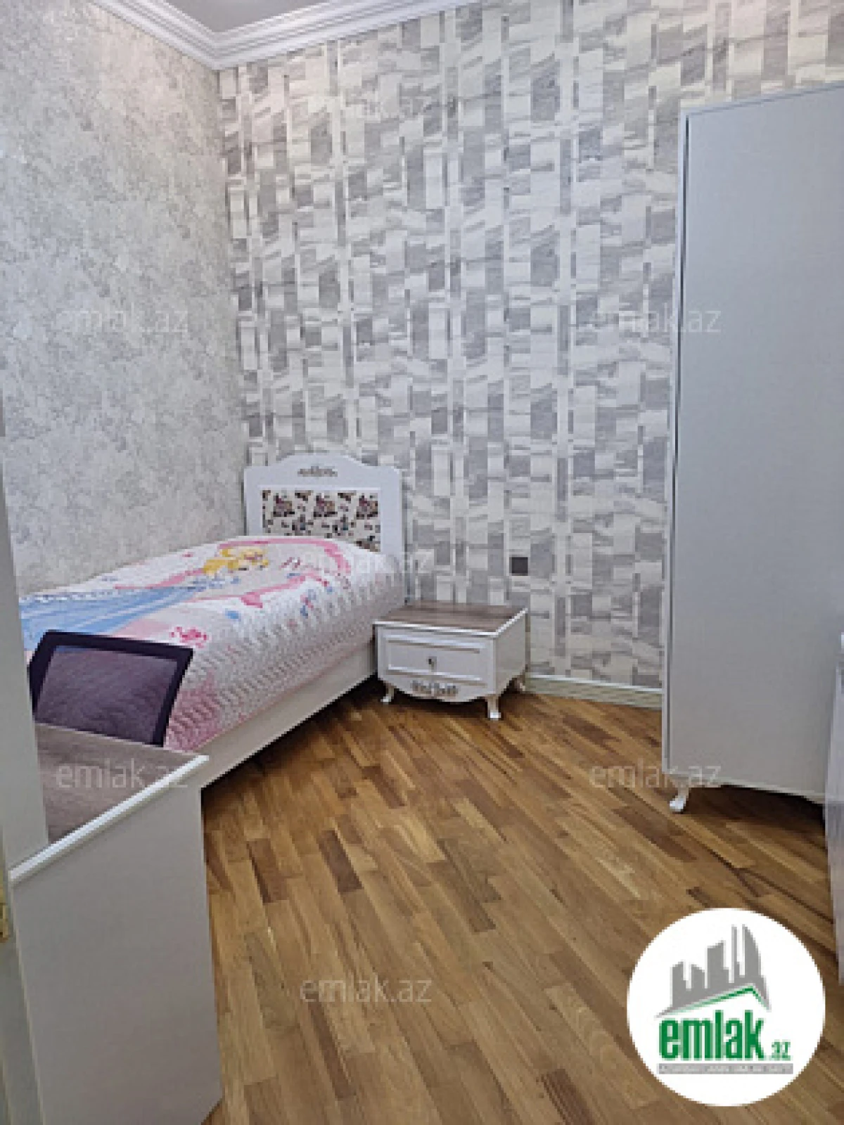 Satılır 3 otaqlı yeni tikili 75 m²