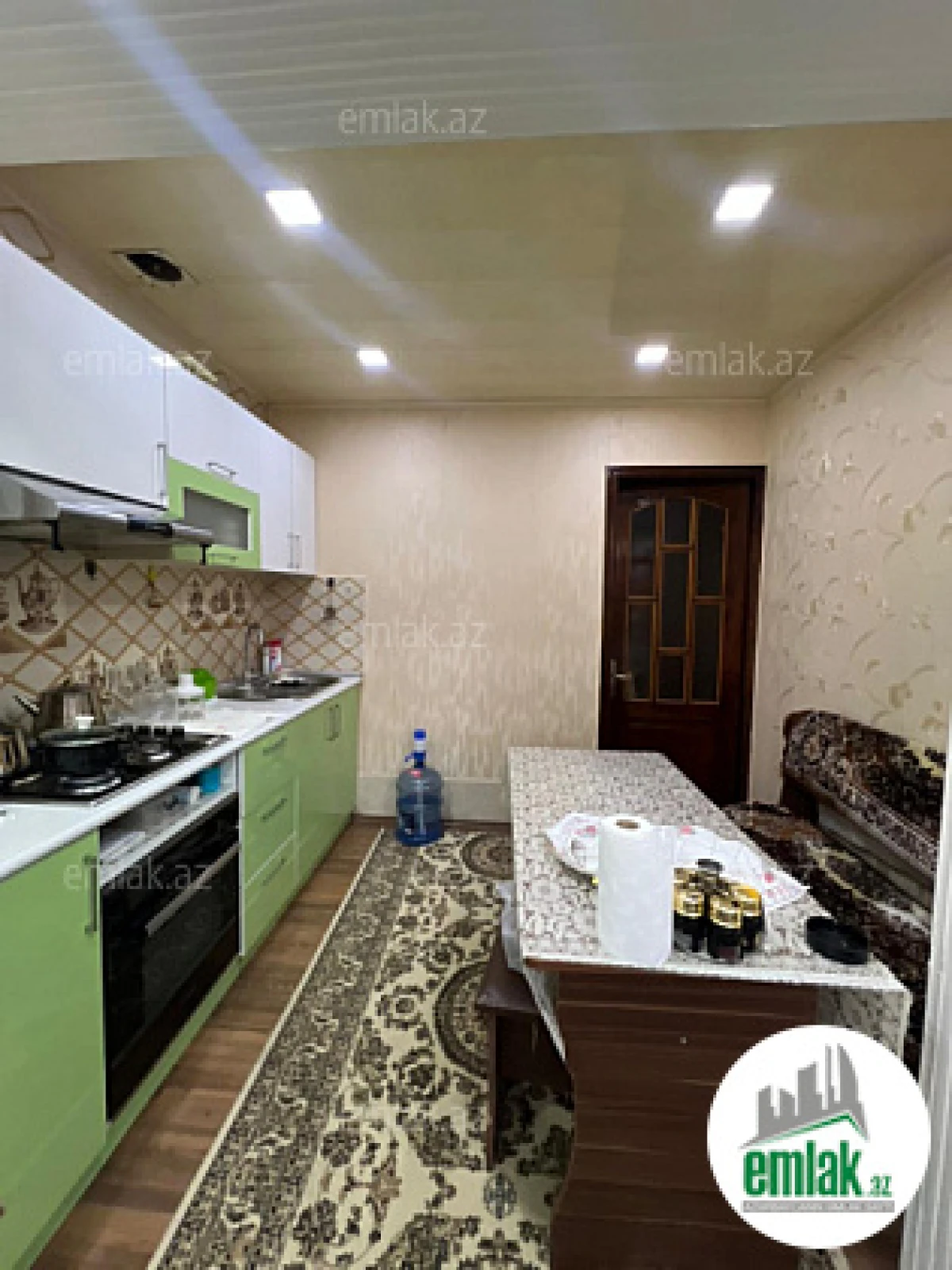 Satılır 5 otaqlı köhnə tikili 120 m²