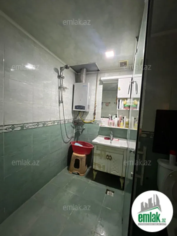 Satılır 5 otaqlı köhnə tikili 120 m²