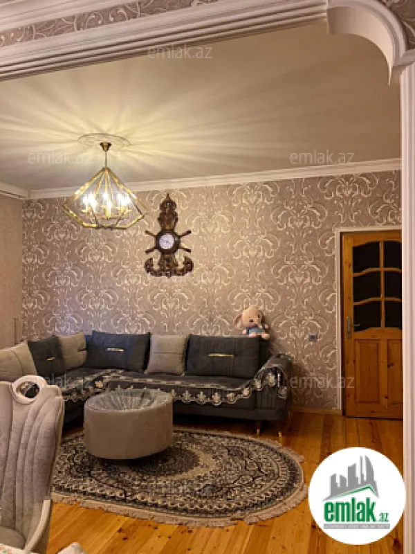 Satılır 5 otaqlı köhnə tikili 120 m²