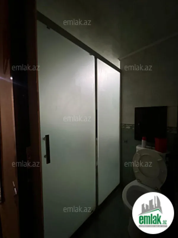 Satılır 5 otaqlı köhnə tikili 120 m²
