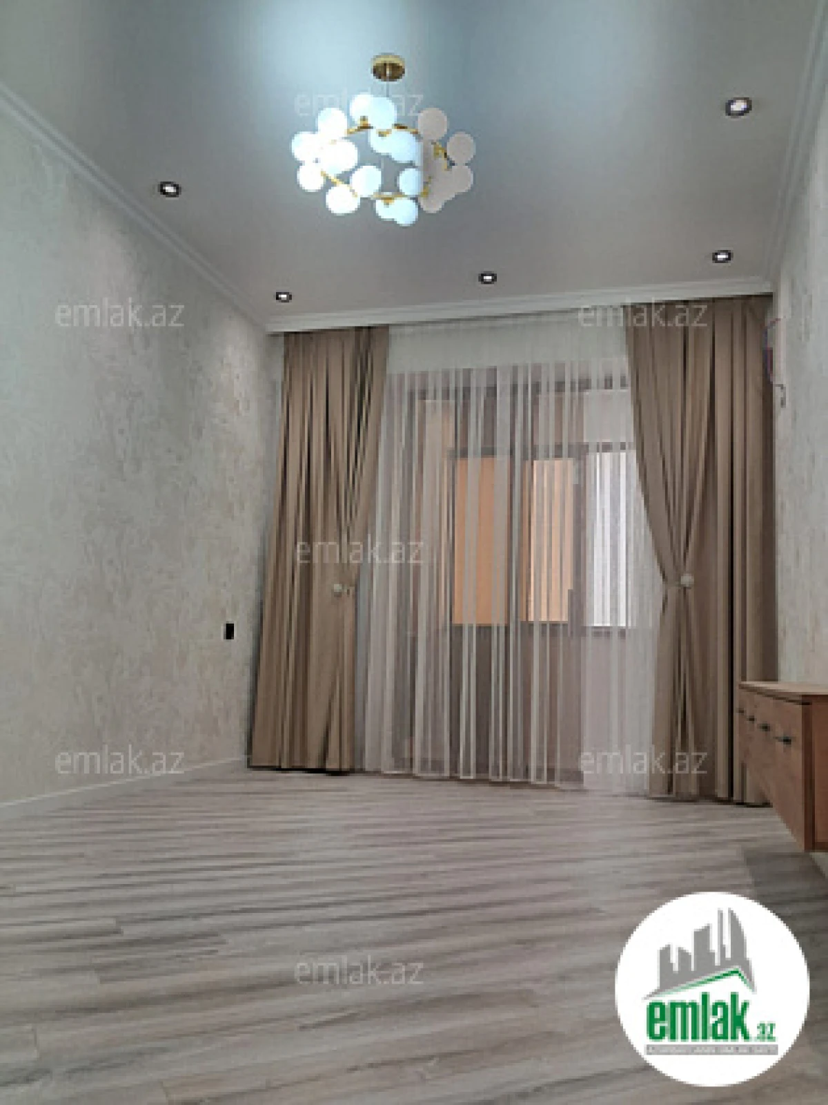 Satılır 2 otaqlı yeni tikili 70 m²