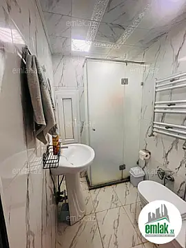 Satılır 2 otaqlı köhnə tikili 45 m²