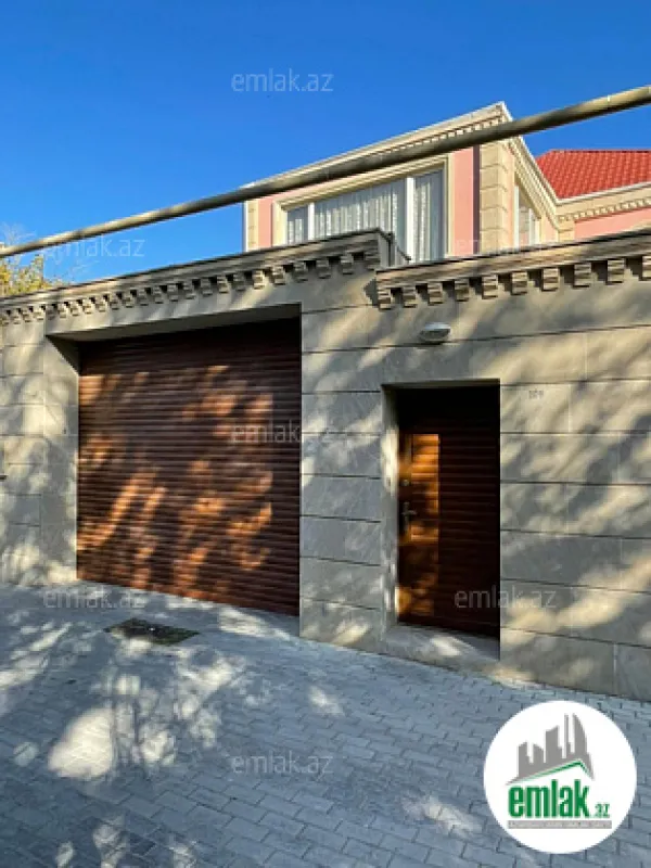 Satılır 8 otaqlı həyət evi 280 m²
