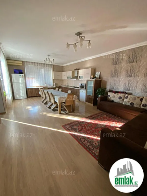 Satılır 8 otaqlı həyət evi 280 m²