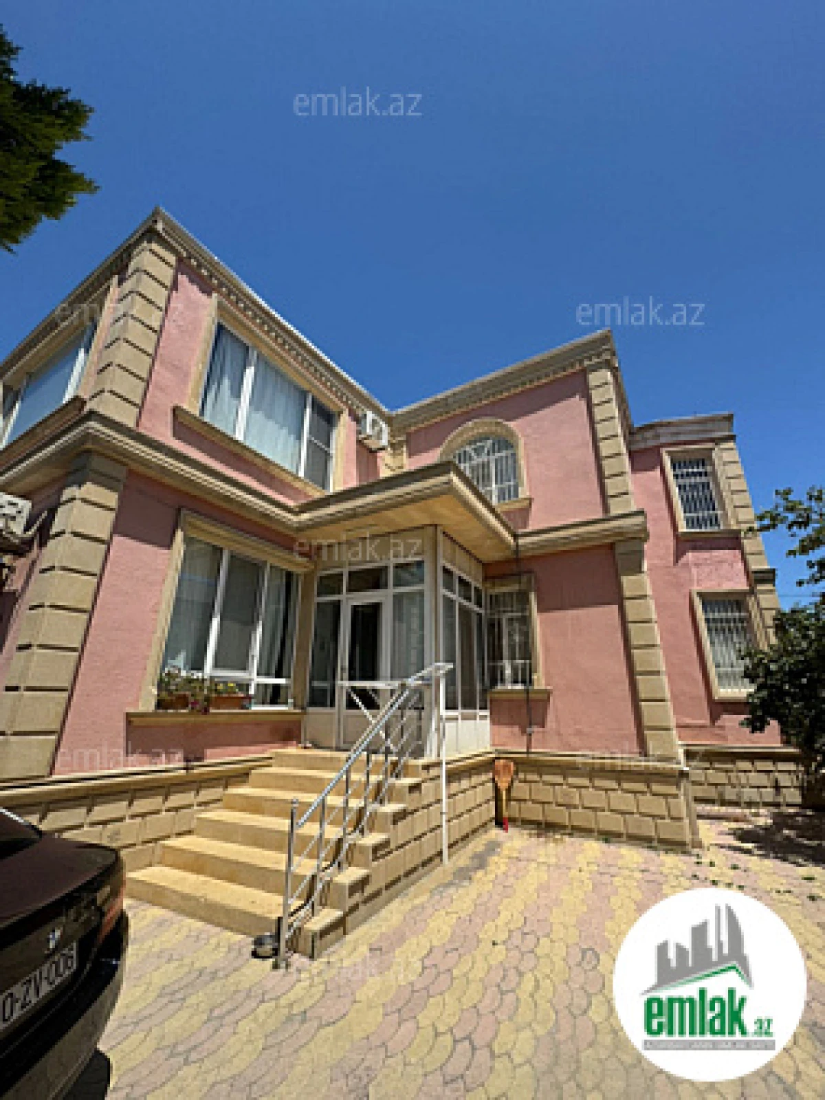 Satılır 8 otaqlı həyət evi 280 m²