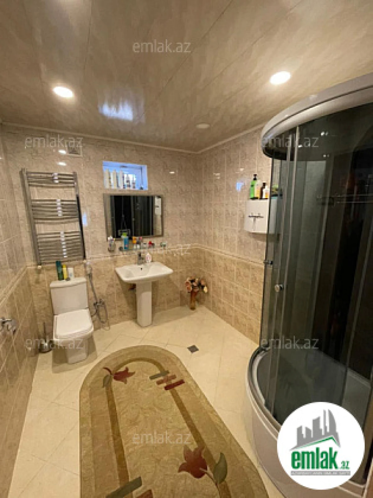 Satılır 8 otaqlı həyət evi 280 m²