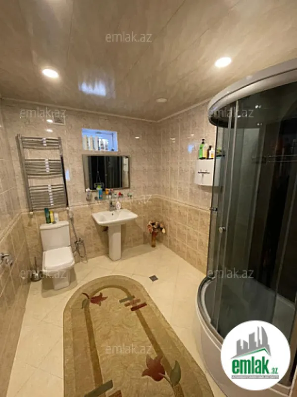 Satılır 8 otaqlı həyət evi 280 m²