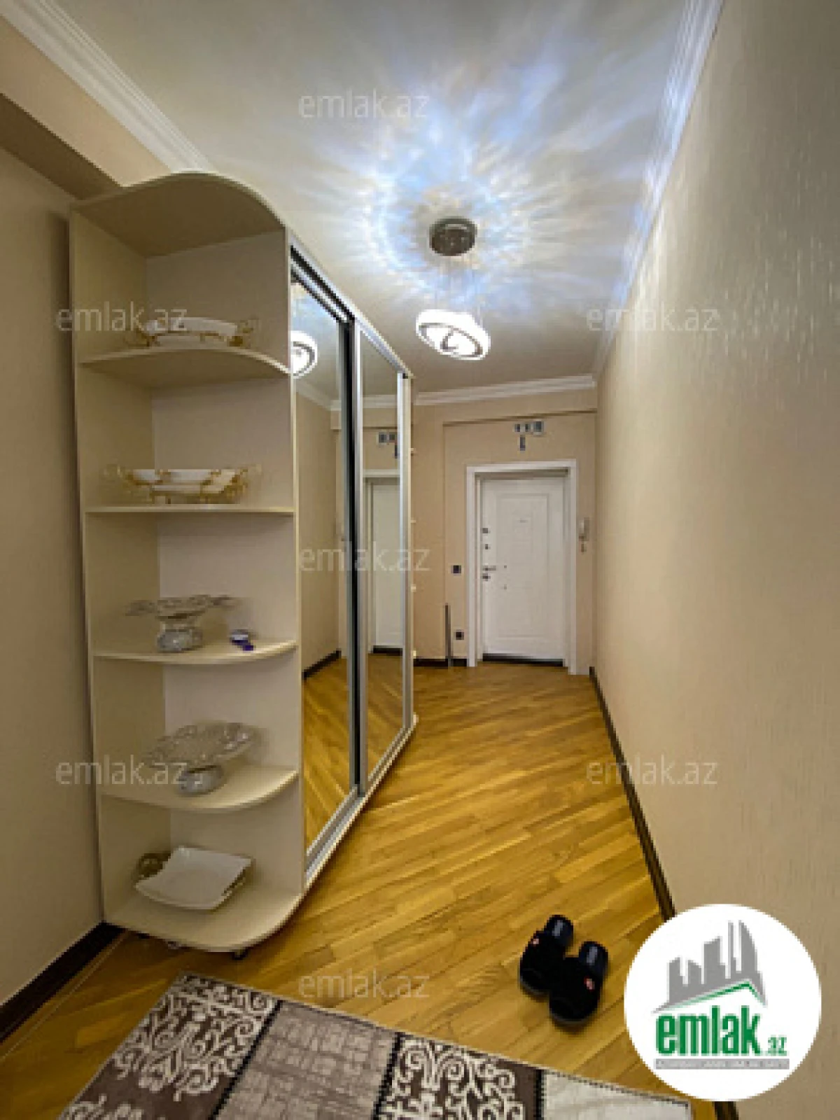 Satılır 4 otaqlı yeni tikili 135 m²