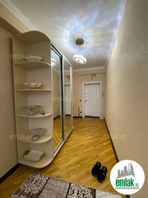 Satılır 4 otaqlı yeni tikili 135 m²