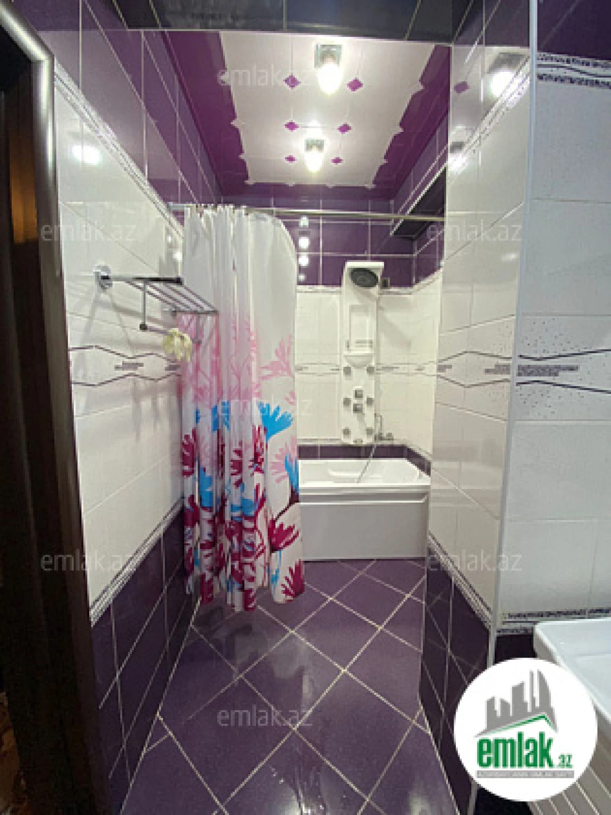 Satılır 4 otaqlı yeni tikili 135 m²