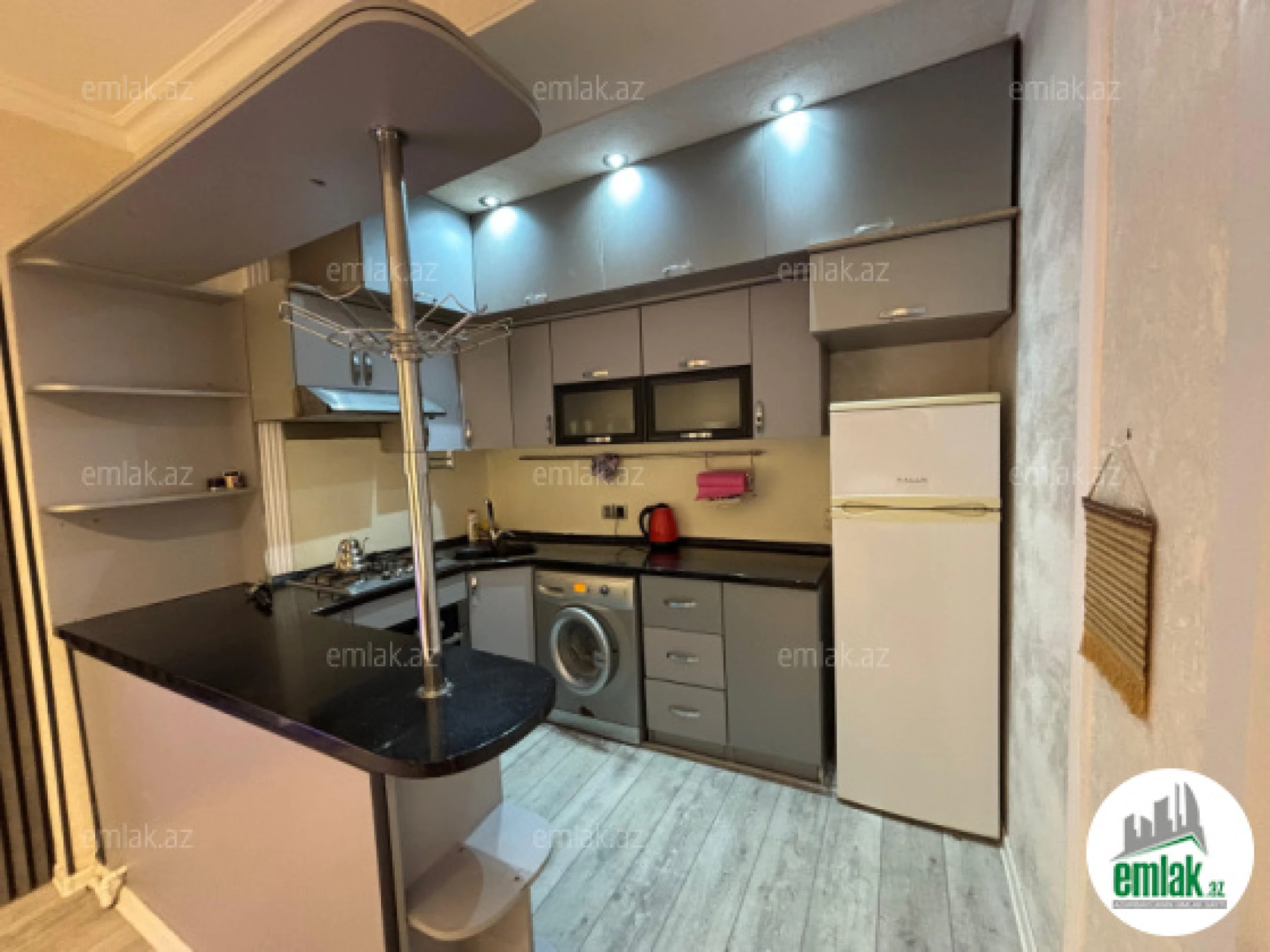 Satılır 3 otaqlı yeni tikili 80 m²