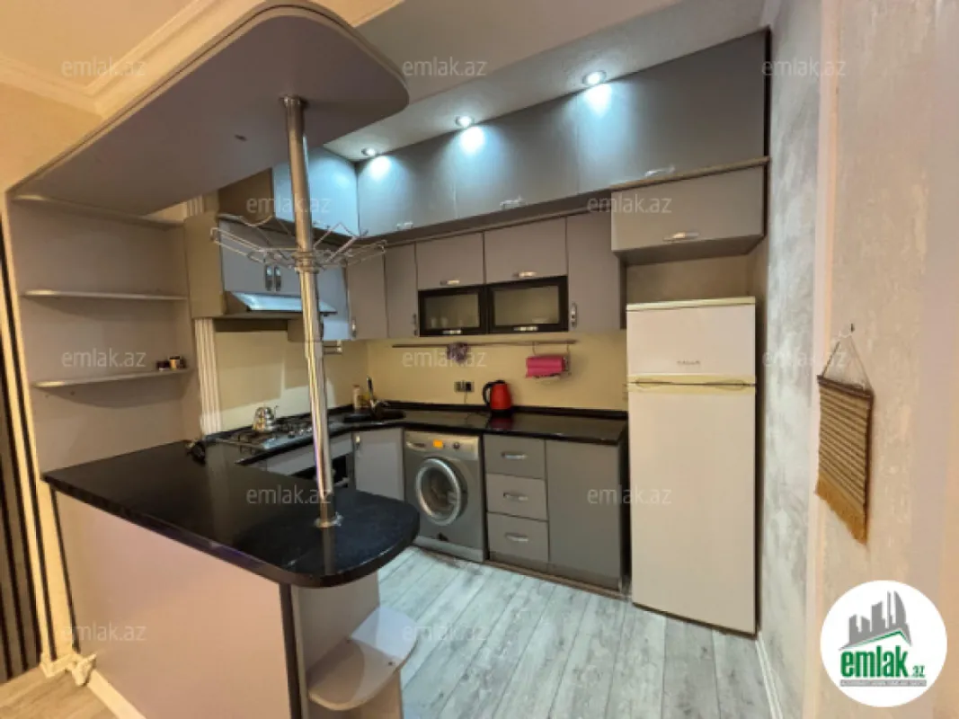 Satılır 3 otaqlı yeni tikili 80 m²