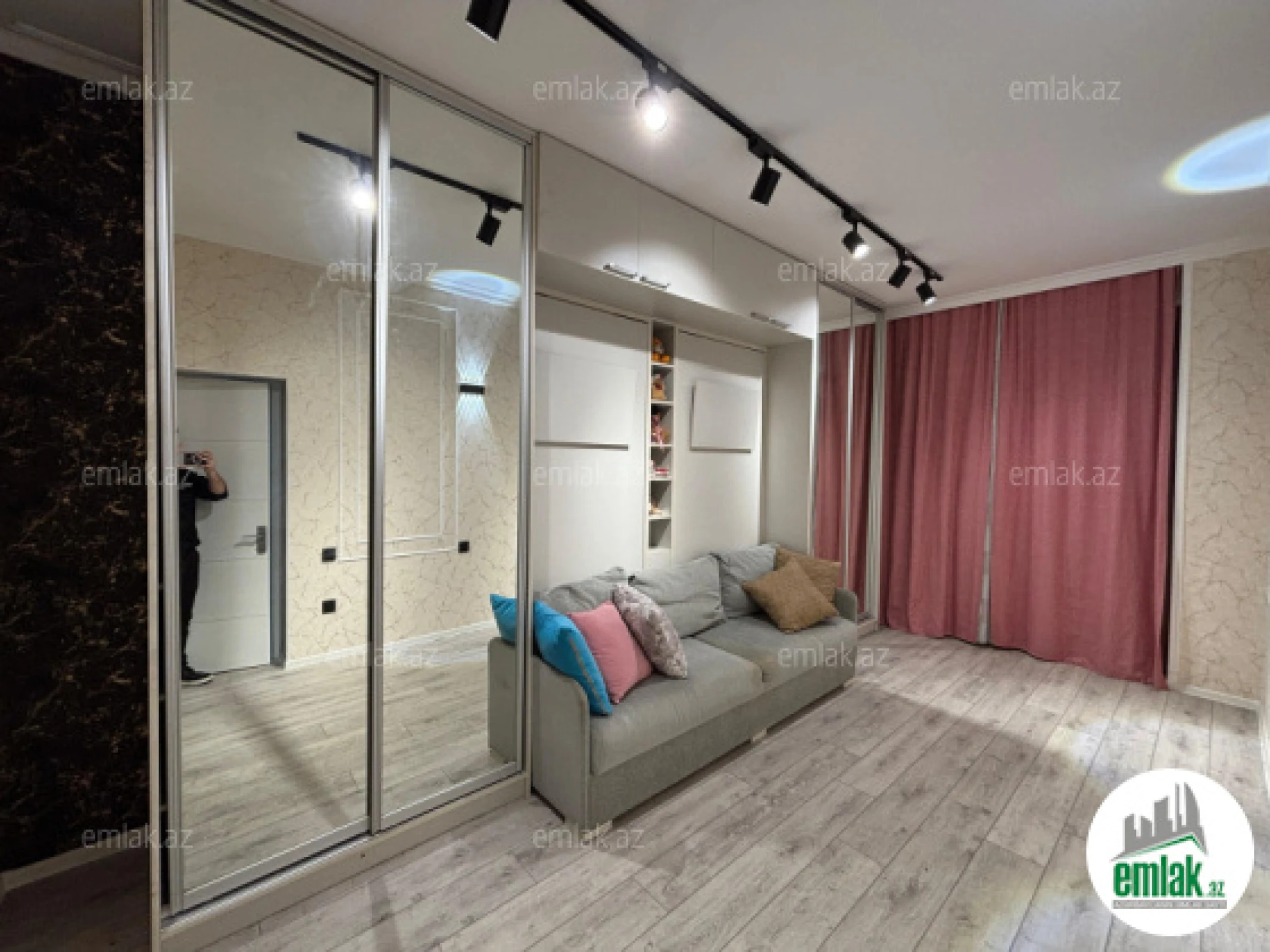 Satılır 3 otaqlı yeni tikili 80 m²