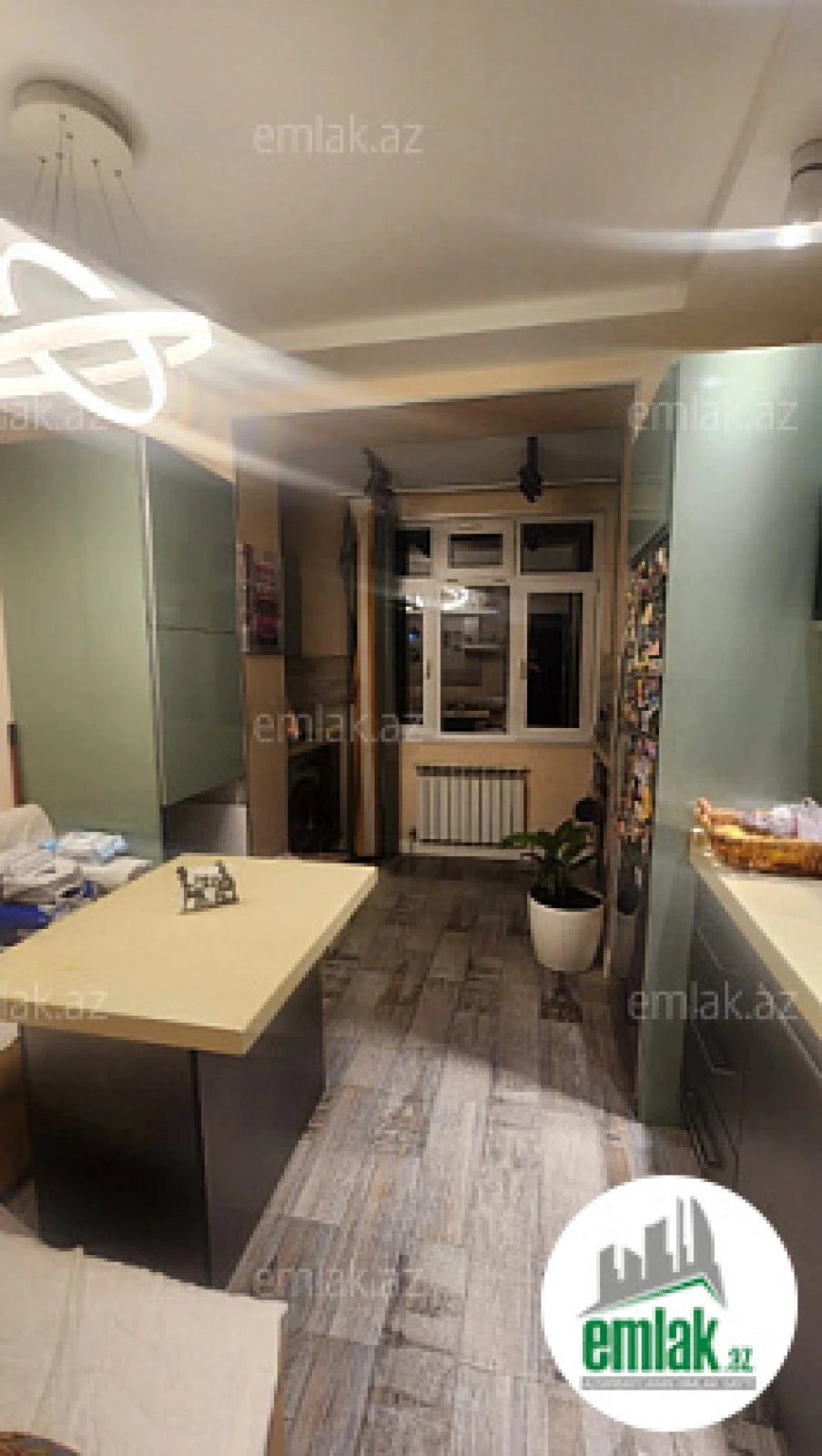 Satılır 2 otaqlı köhnə tikili 60 m²