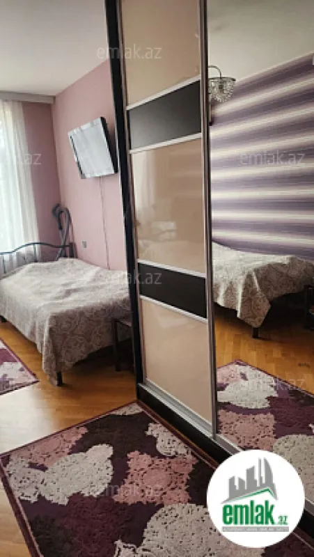 Satılır 2 otaqlı köhnə tikili 60 m²