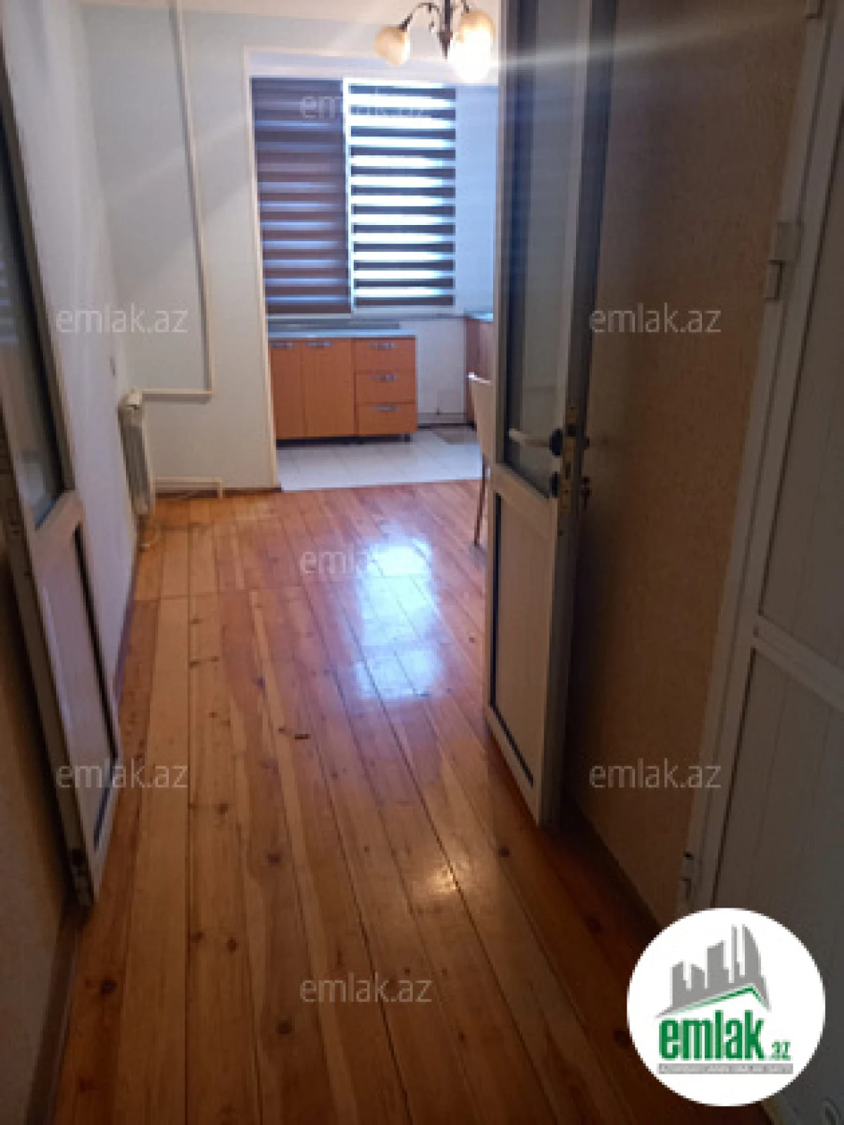 Satılır 2 otaqlı köhnə tikili 65 m²