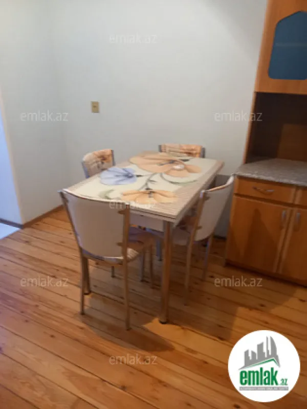 Satılır 2 otaqlı köhnə tikili 65 m²