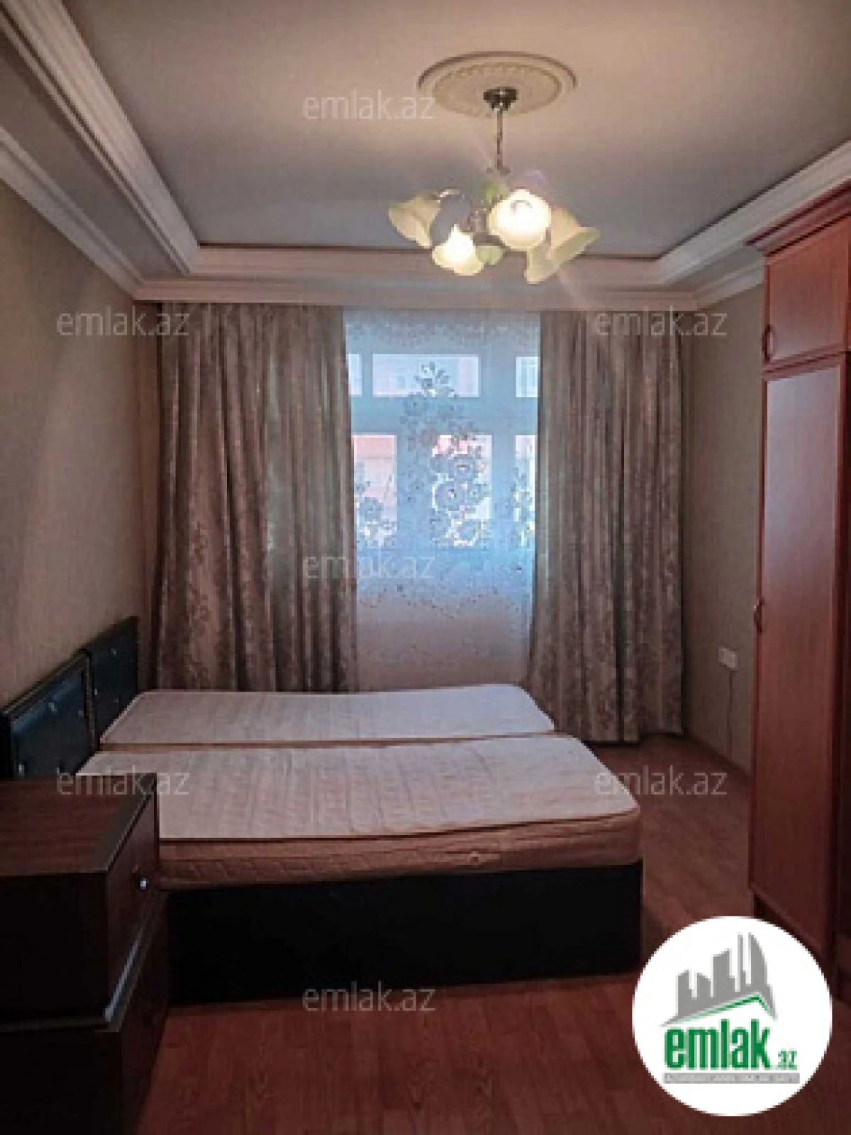 Satılır 3 otaqlı köhnə tikili 90 m²