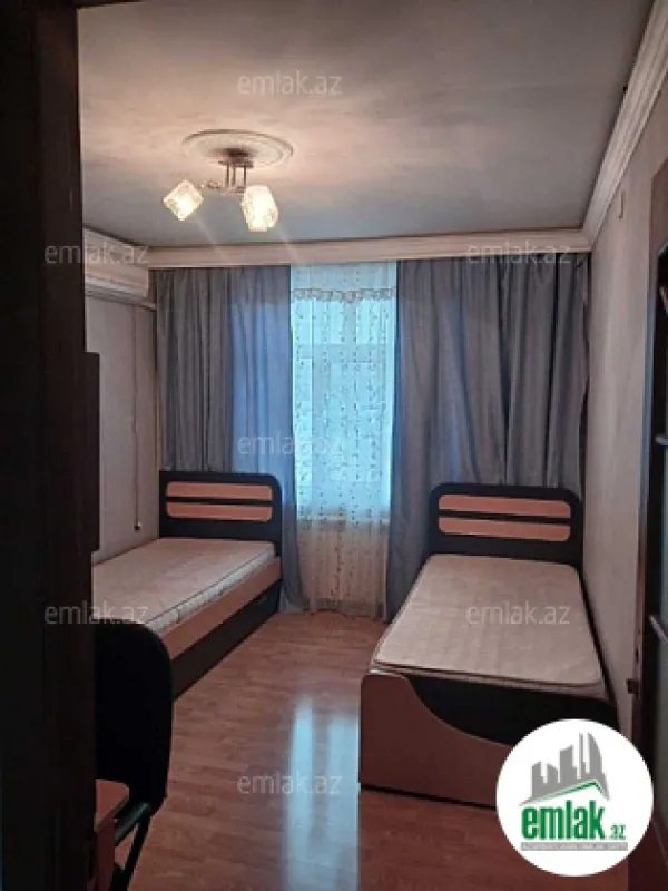 Satılır 3 otaqlı köhnə tikili 90 m²