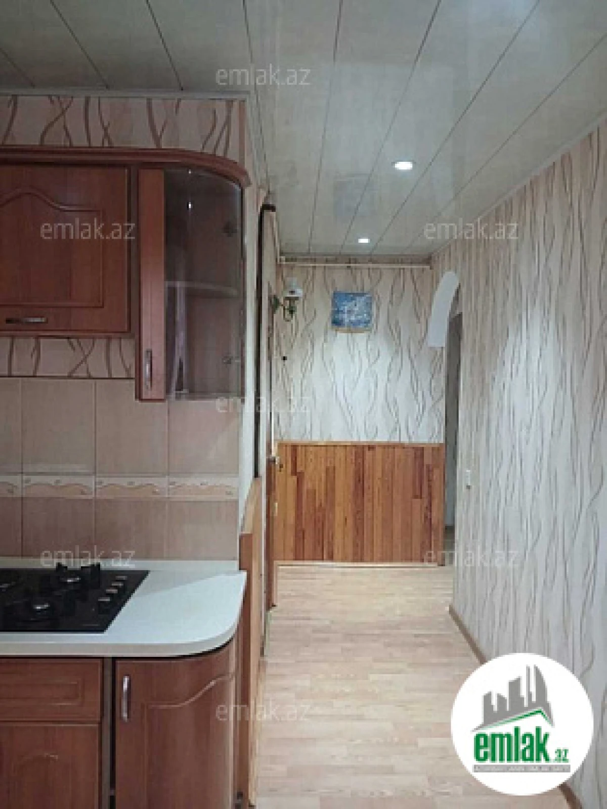 Satılır 3 otaqlı köhnə tikili 90 m²