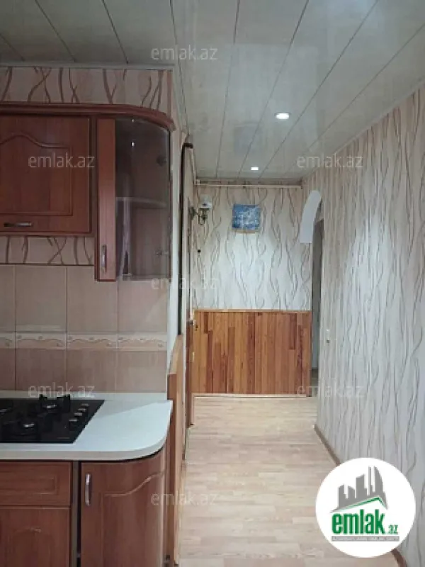 Satılır 3 otaqlı köhnə tikili 90 m²
