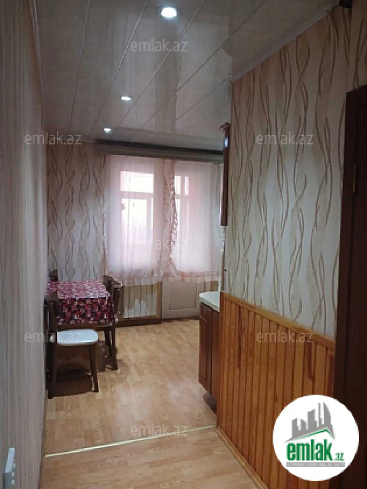 Satılır 3 otaqlı köhnə tikili 90 m²