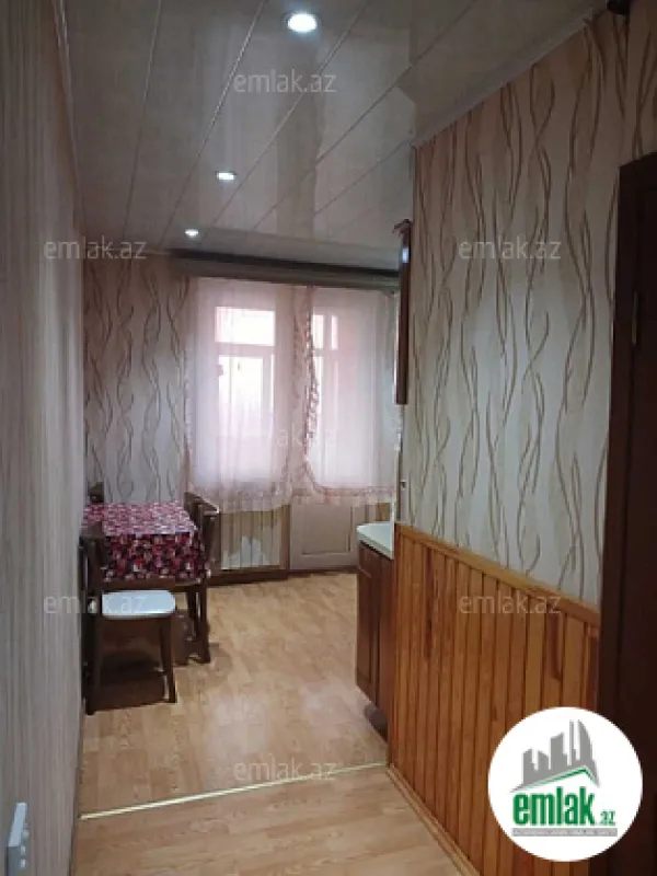 Satılır 3 otaqlı köhnə tikili 90 m²