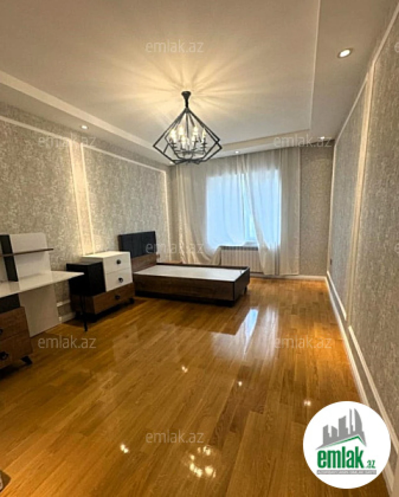 Satılır 3 otaqlı köhnə tikili 92 m²