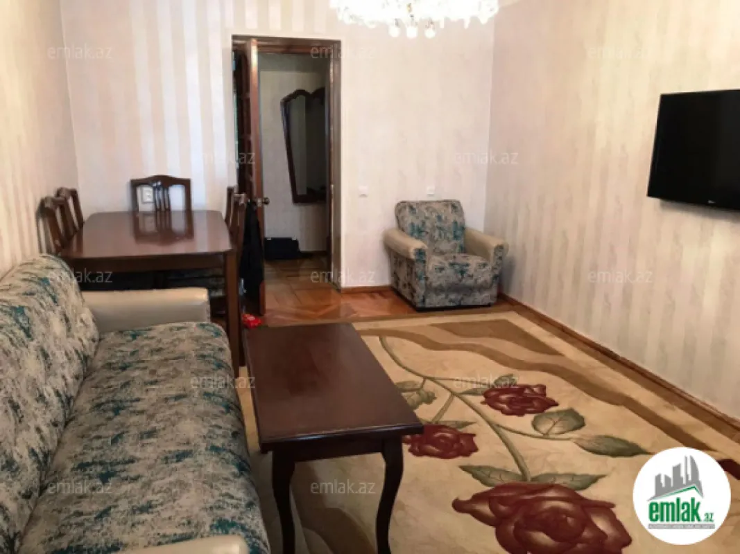 Satılır 3 otaqlı köhnə tikili 75 m²