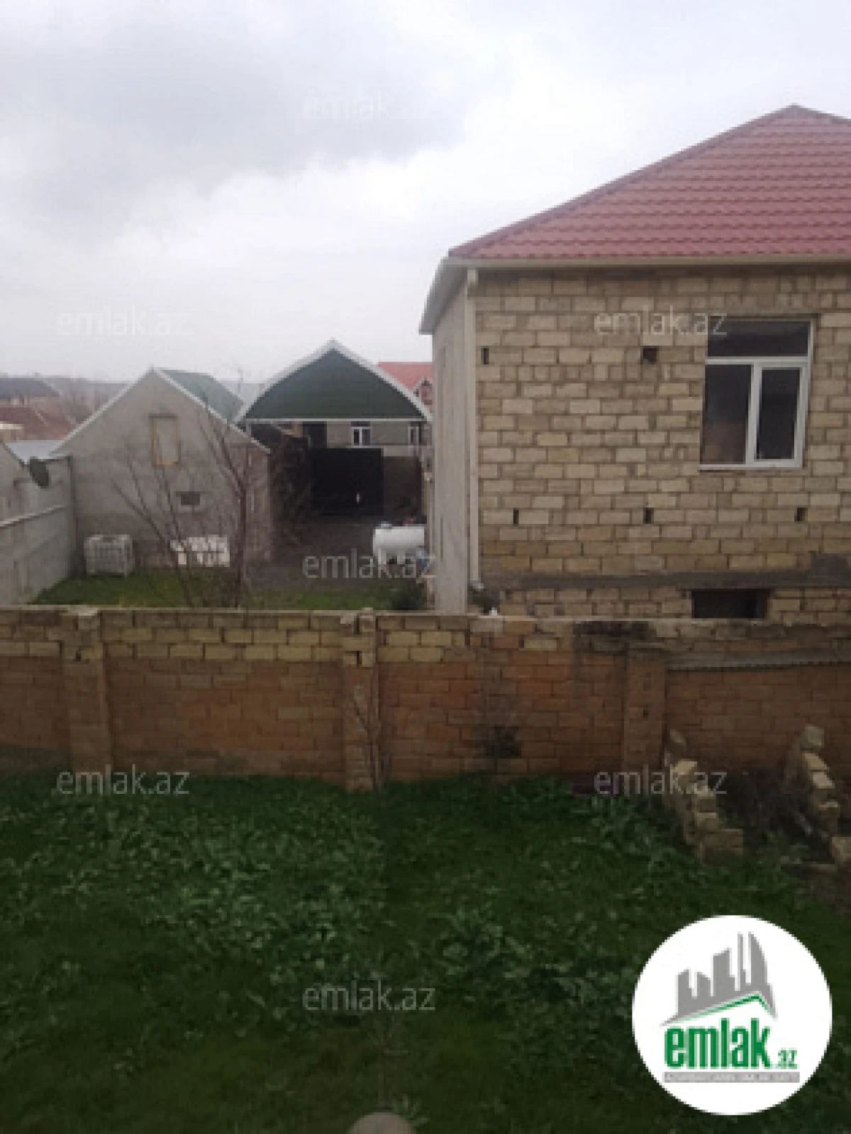 Satılır 7 otaqlı həyət evi 350 m²