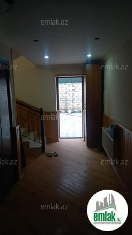 Satılır 7 otaqlı həyət evi 350 m²