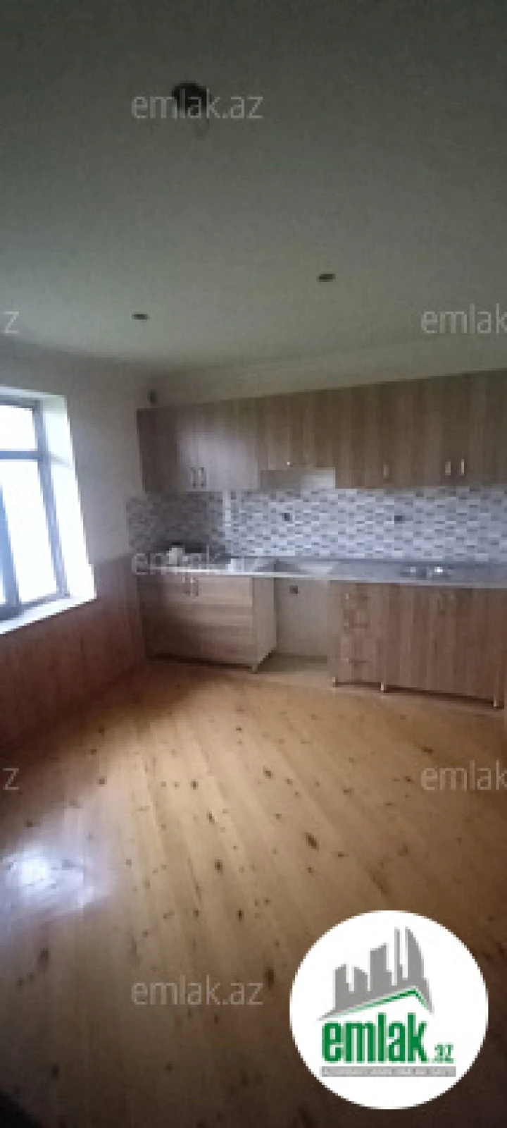 Satılır 7 otaqlı həyət evi 350 m²
