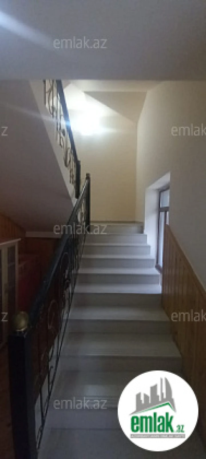 Satılır 7 otaqlı həyət evi 350 m²