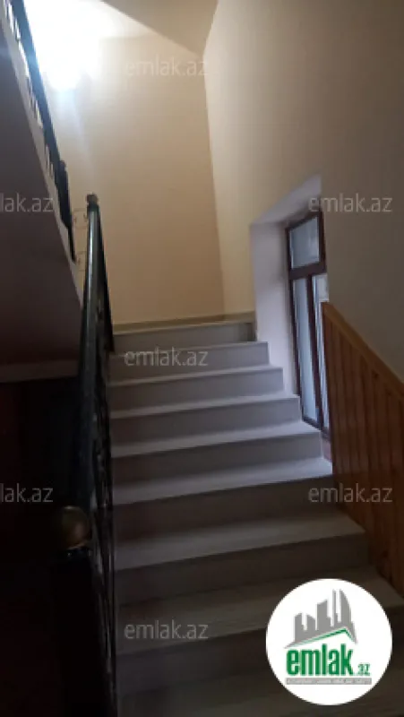 Satılır 7 otaqlı həyət evi 350 m²