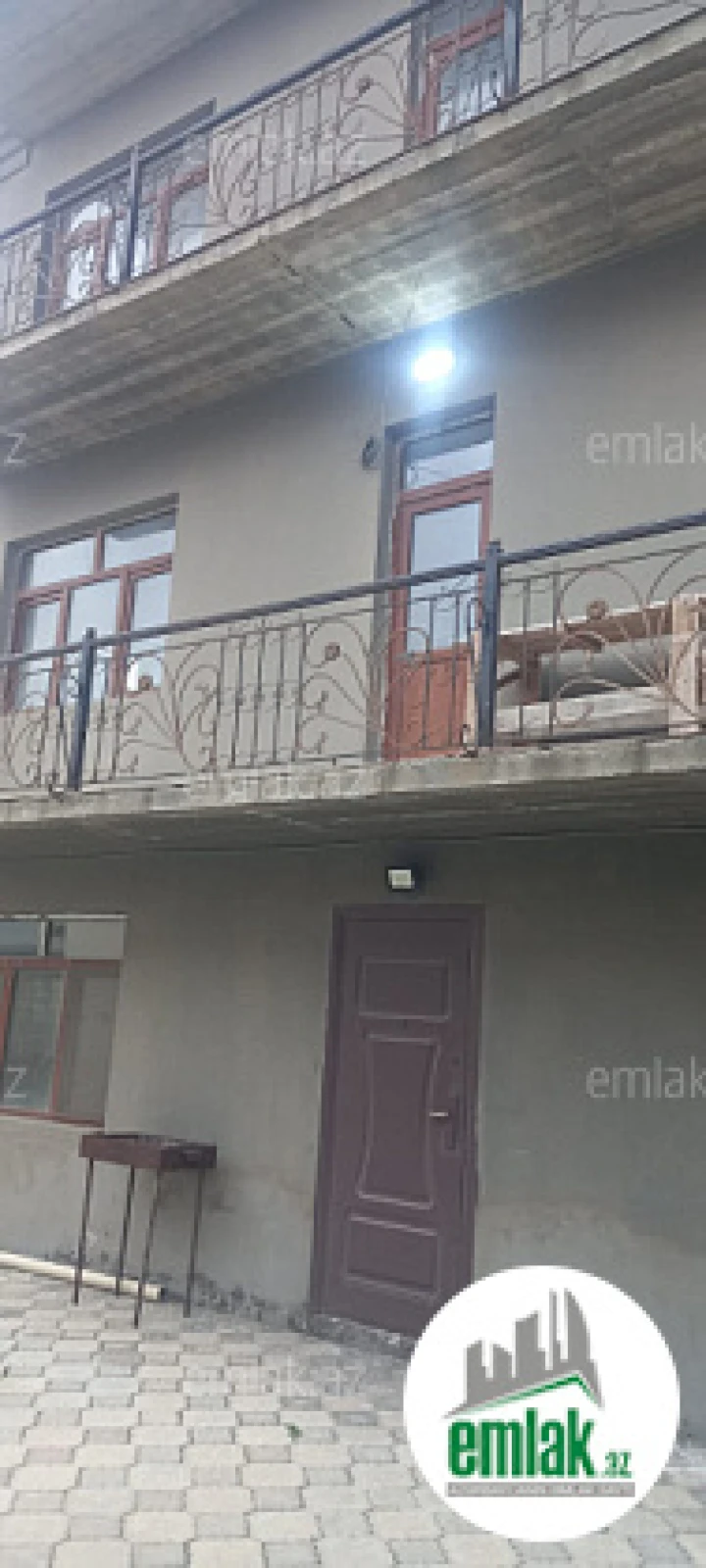 Satılır 7 otaqlı həyət evi 350 m²