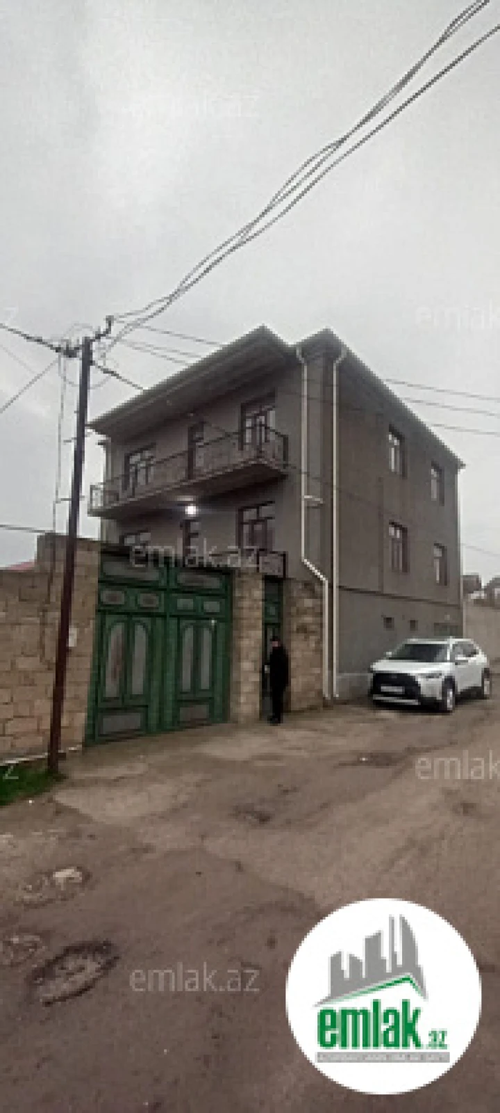 Satılır 7 otaqlı həyət evi 350 m²