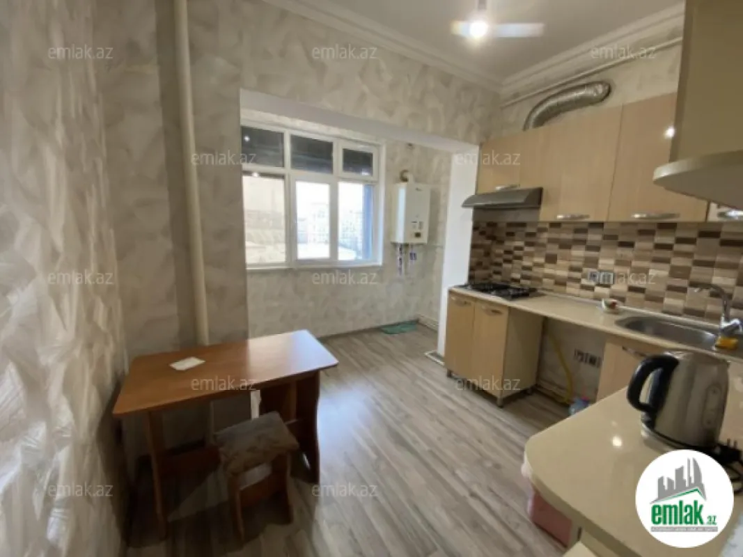 Satılır 2 otaqlı köhnə tikili 70 m²
