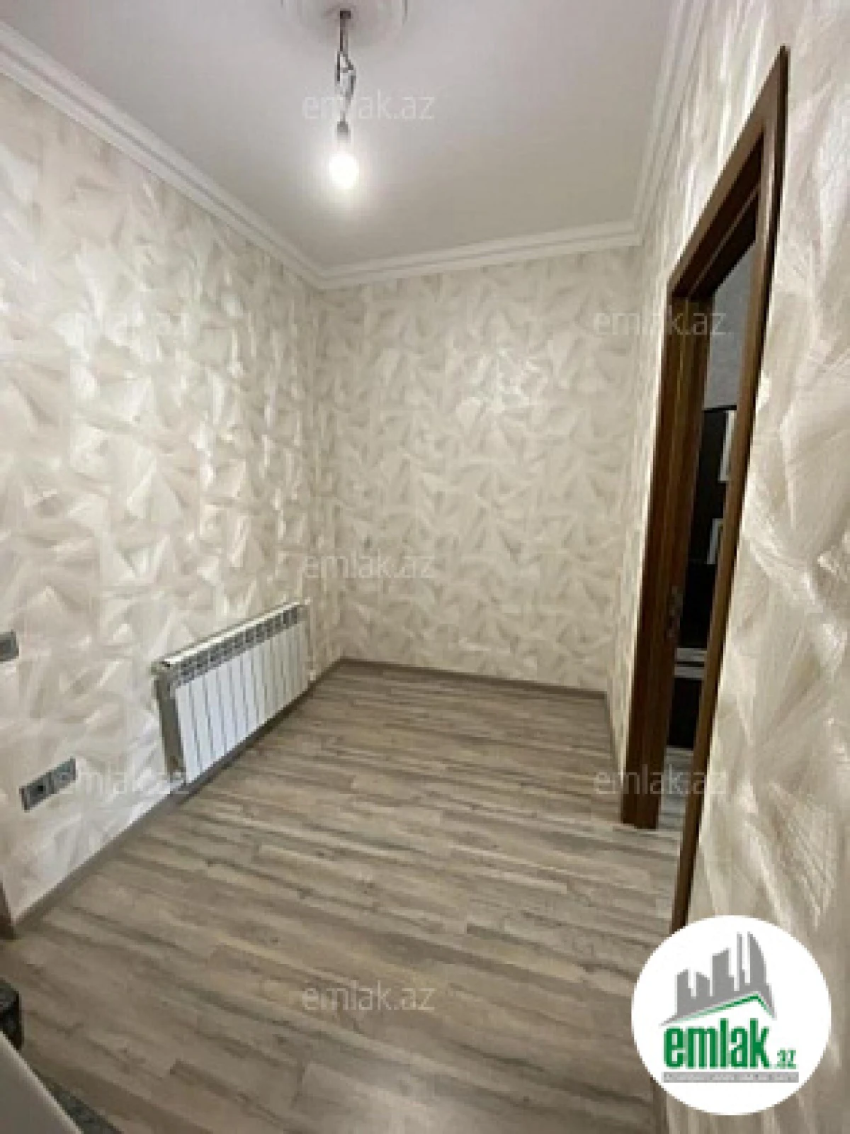 Satılır 2 otaqlı köhnə tikili 70 m²