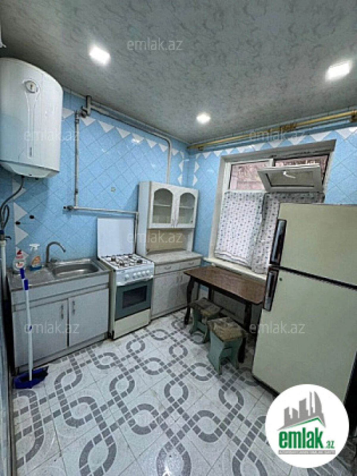 Satılır 2 otaqlı köhnə tikili 55 m²