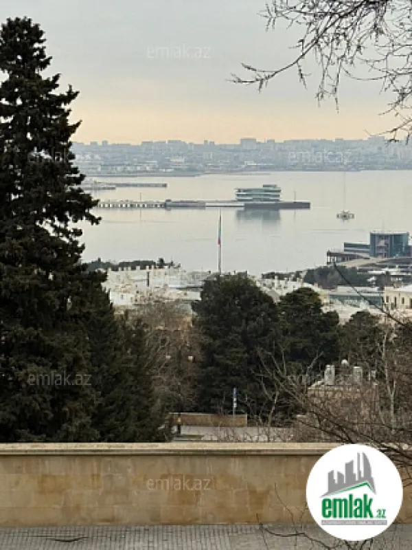 Satılır 2 otaqlı köhnə tikili 55 m²