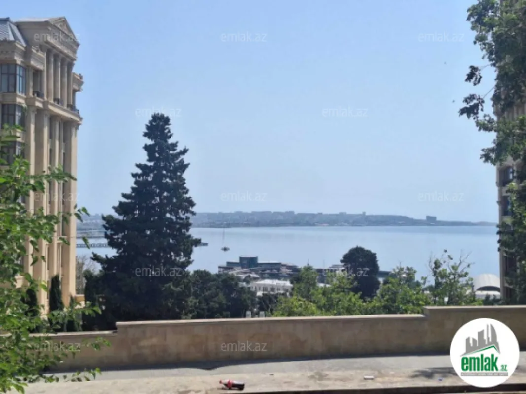 Satılır 2 otaqlı köhnə tikili 55 m²