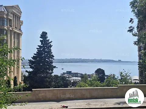 Satılır 2 otaqlı köhnə tikili 55 m²