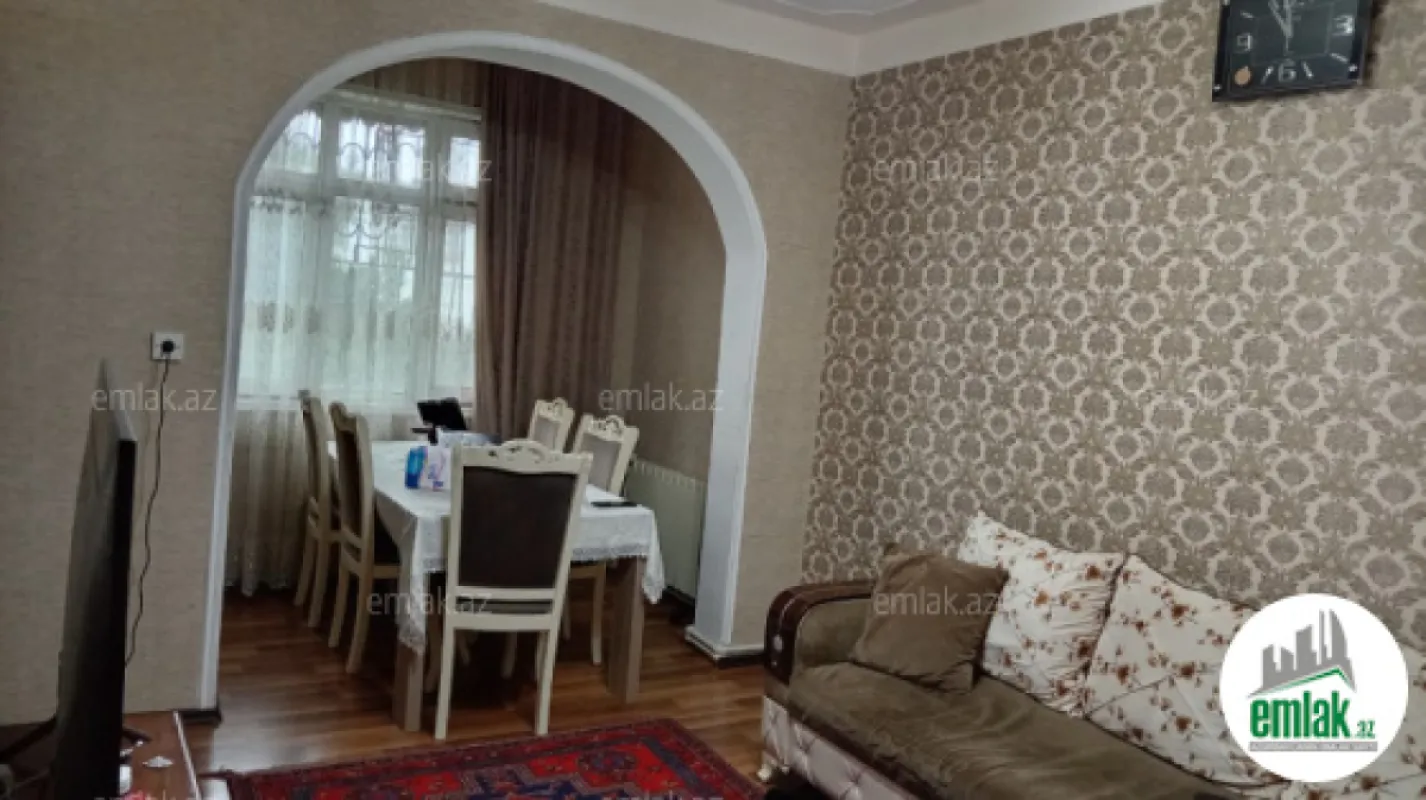 Satılır 3 otaqlı köhnə tikili 80 m²